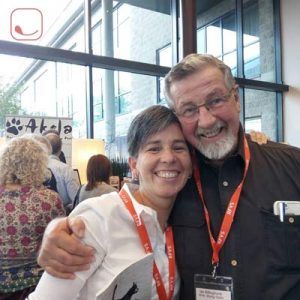 Mónica y el Dr Ian Billinghurst